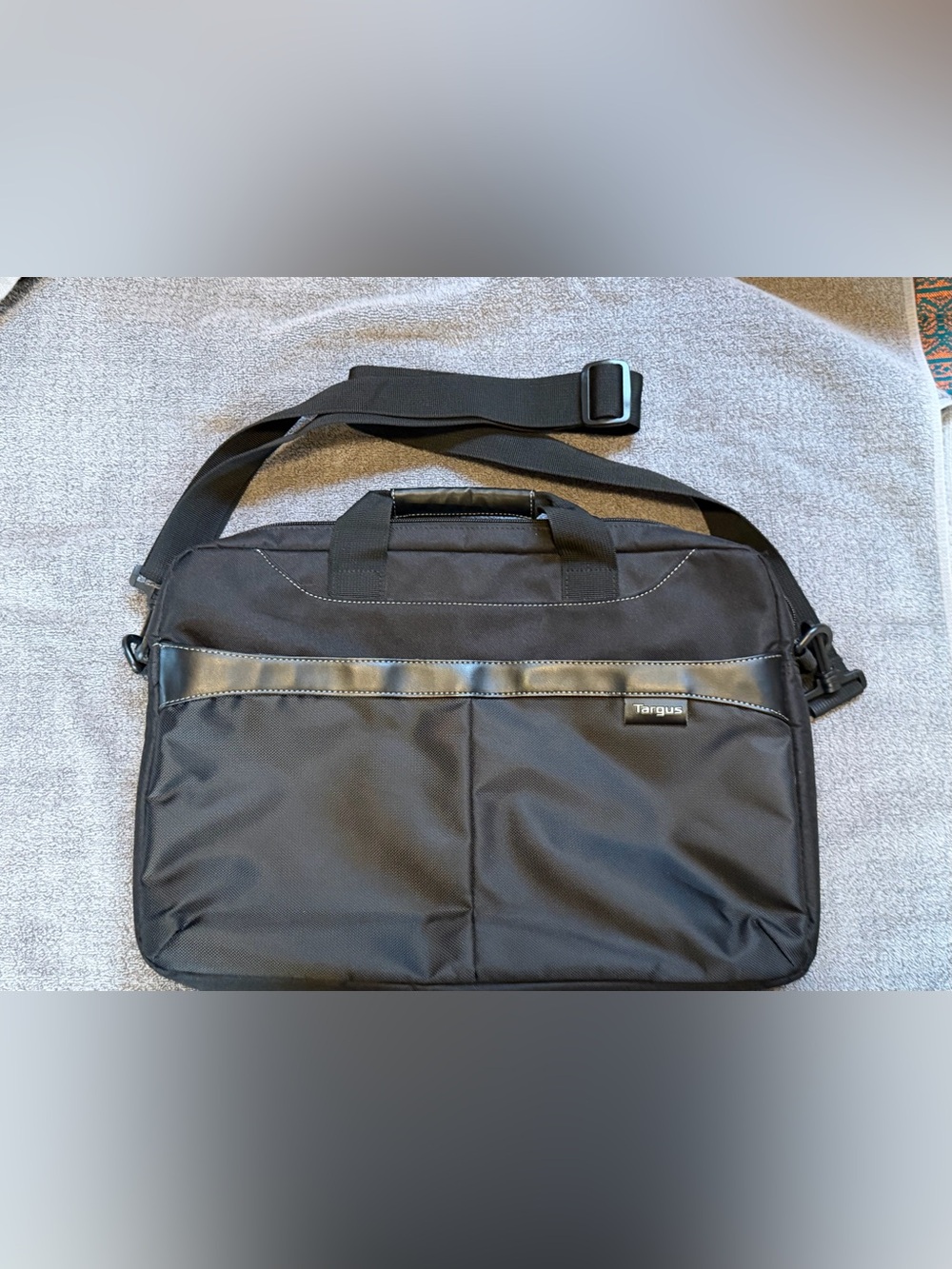 Targus Black Laptop Bag with Shoulder Strap